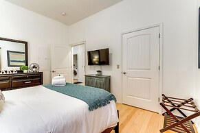 Walk Downtown: Modern 'coeur D'alene Getaway'