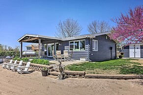 Lakefront Bellevue Home: Private Beach & Fire Pit!