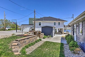 Lakefront Bellevue Home: Private Beach & Fire Pit!