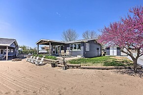 Lakefront Bellevue Home: Private Beach & Fire Pit!