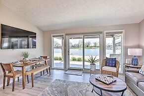 Lakefront Bellevue Home: Private Beach & Fire Pit!