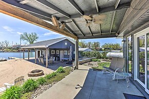 Lakefront Bellevue Home: Private Beach & Fire Pit!