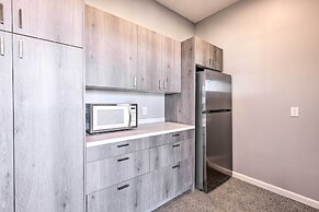 Lakefront Bellevue Home: Private Beach & Fire Pit!