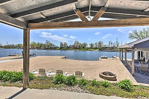 Lakefront Bellevue Home: Private Beach & Fire Pit!