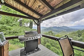 Bryson City Cabin w/ Hot Tub ~ 10 Mi to Dtwn!