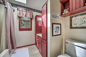 Bryson City Cabin w/ Hot Tub ~ 10 Mi to Dtwn!