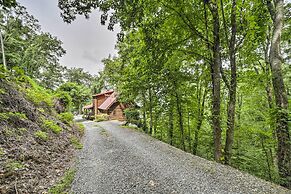 Bryson City Cabin w/ Hot Tub ~ 10 Mi to Dtwn!