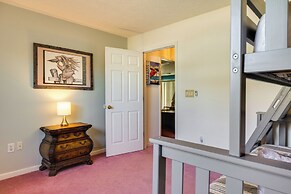 Pine Knoll Shores Getaway - Walk to Beach!