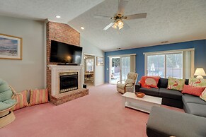 Pine Knoll Shores Getaway - Walk to Beach!