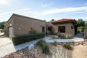 Country Club Home: 2br, 2 BA + Den ~ 1 Mi to Golf!