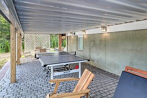 Dock, Game Room: Lakefront Villa in Saylorsburg!