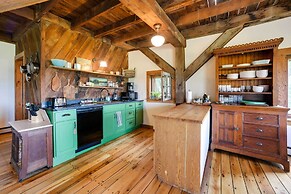 Breathtaking Mtn Views: Stylish Rustic Retreat!