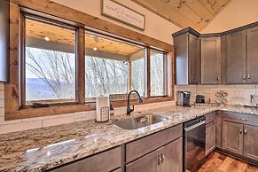 Mountainside Retreat w/ Fire Pit in Banner Elk