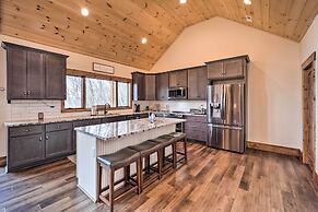 Mountainside Retreat w/ Fire Pit in Banner Elk