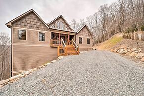 Mountainside Retreat w/ Fire Pit in Banner Elk