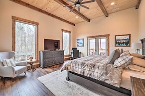 Mountainside Retreat w/ Fire Pit in Banner Elk