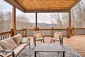 Mountainside Retreat w/ Fire Pit in Banner Elk