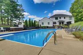 Luxury Maineville Villa w/ Private Pool & Hot Tub