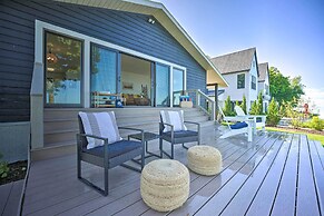 Modern Lake Michigan Home With 3 Lakefront Decks!