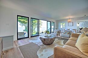 Modern Lake Michigan Home With 3 Lakefront Decks!