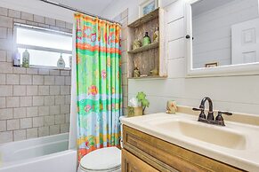 1 Mi to Anna Maria Island: Pet-friendly Retreat