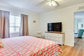 1 Mi to Anna Maria Island: Pet-friendly Retreat