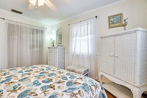 1 Mi to Anna Maria Island: Pet-friendly Retreat