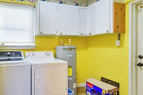 1 Mi to Anna Maria Island: Pet-friendly Retreat