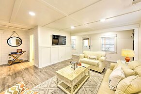 Bright Beaufort Home w/ Porch & Fire Pit!