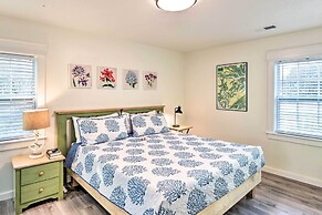 Bright Beaufort Home w/ Porch & Fire Pit!