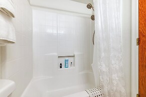 Mountain Paradise ~ 1 Mile to Pine Mountain Lake!