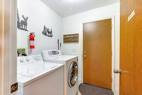 Mountain Paradise ~ 1 Mile to Pine Mountain Lake!