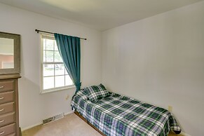 Saratoga Springs Haven w/ Pool + Fire Pit!