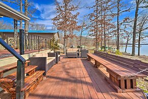 Lakefront Vacation Rental w/ Deck & 2 Docks!
