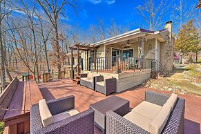 Lakefront Vacation Rental w/ Deck & 2 Docks!