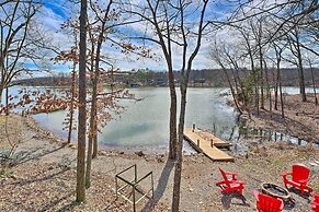 Lakefront Vacation Rental w/ Deck & 2 Docks!