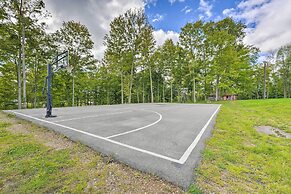 Cassopolis Cabin, Private Deck & Lake Access!
