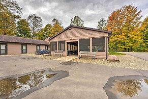 Cassopolis Cabin, Private Deck & Lake Access!