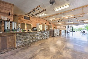 Cassopolis Cabin, Private Deck & Lake Access!