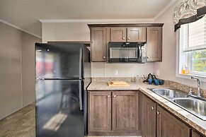 Cassopolis Cabin, Private Deck & Lake Access!
