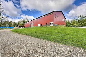 Cassopolis Cabin, Private Deck & Lake Access!