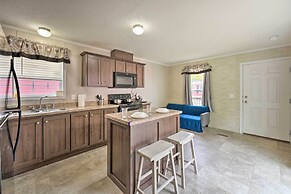 Cassopolis Cabin, Private Deck & Lake Access!