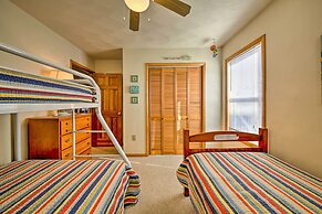 Boat Dock & Kayak: OBX Getaway on the Harbour