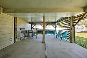 Boat Dock & Kayak: OBX Getaway on the Harbour