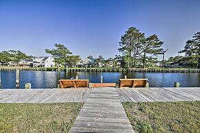 Boat Dock & Kayak: OBX Getaway on the Harbour