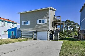 Boat Dock & Kayak: OBX Getaway on the Harbour
