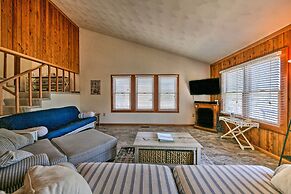 Boat Dock & Kayak: OBX Getaway on the Harbour