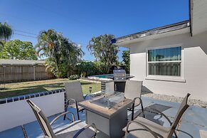 8 Mi to Beaches: Bradenton Home w/ Poolside Oasis!