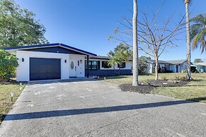 8 Mi to Beaches: Bradenton Home w/ Poolside Oasis!