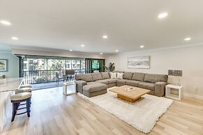 Luxury Sanibel Condo w/ Ocean View: Steps to Beach